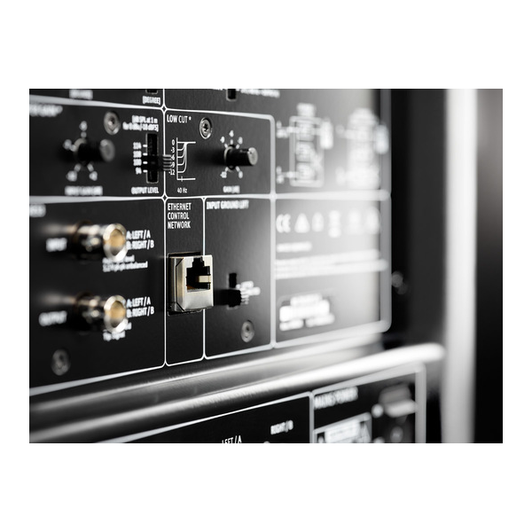 KH_750_DSPx1_desktop_KH-750-DSP-Macro4_Neumann-Studio-Subwoofer_G